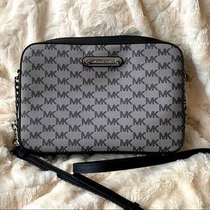 Michael Kors Signature Crossbody Bag